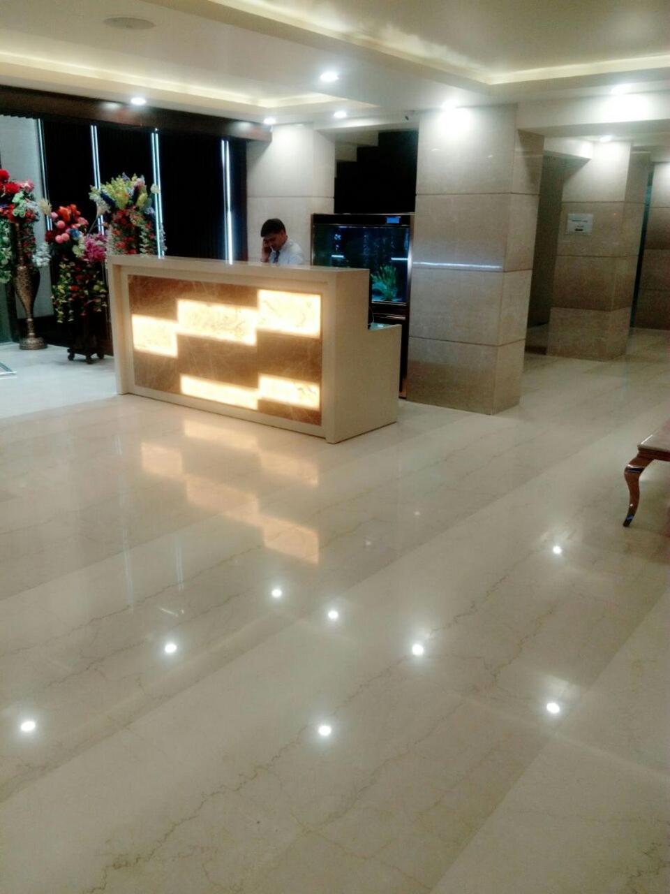 เดอะ แกรนด์ ปาริเซียง Hotel เดลี ภายนอก รูปภาพ