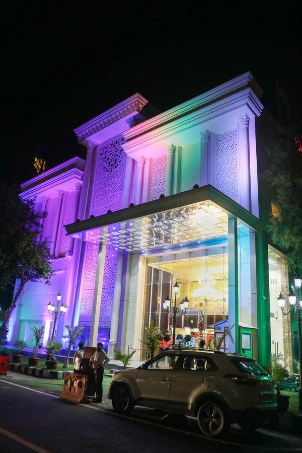 เดอะ แกรนด์ ปาริเซียง Hotel เดลี ภายนอก รูปภาพ