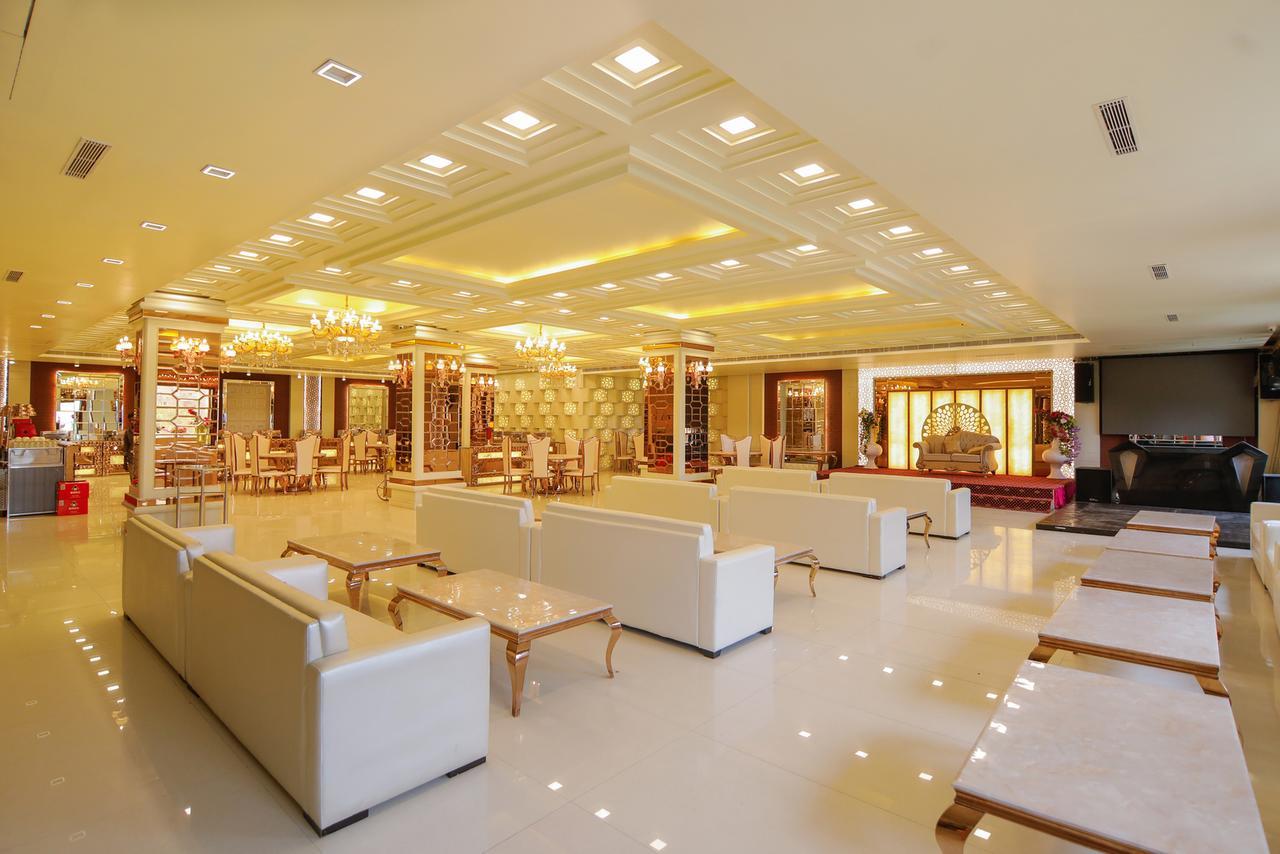 เดอะ แกรนด์ ปาริเซียง Hotel เดลี ภายนอก รูปภาพ